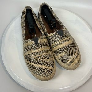 Tom’s woven sneakers. Size 9. EUC.